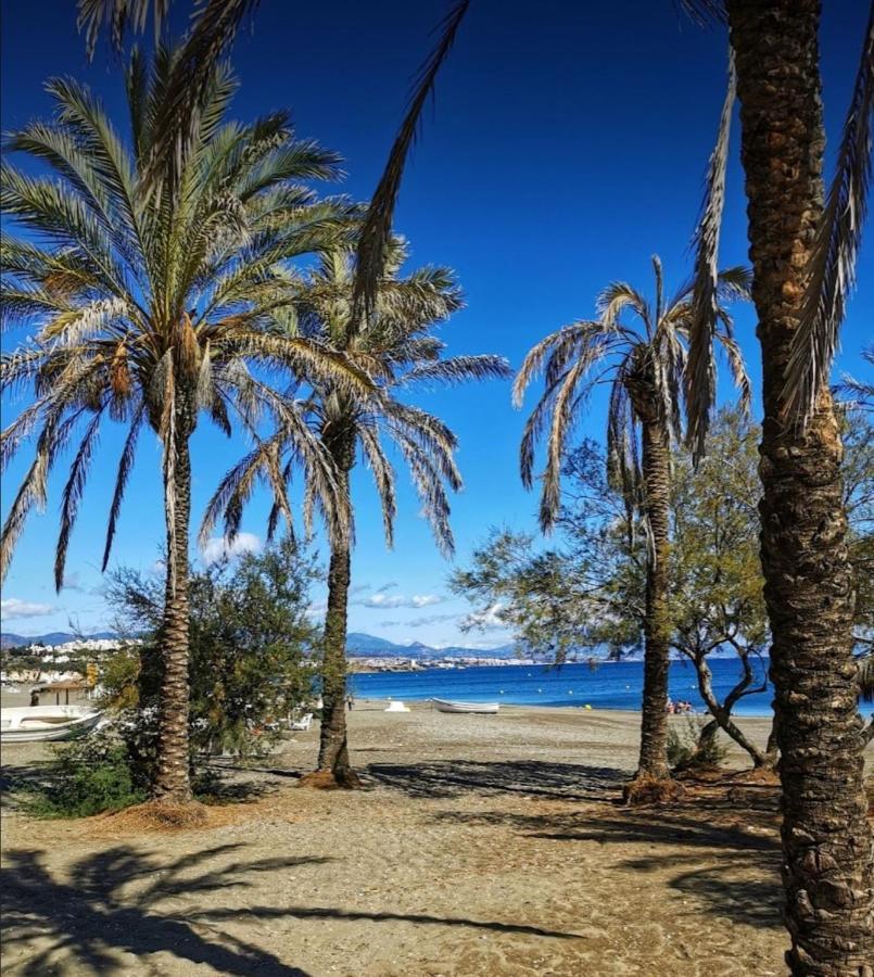 Stylish 3 Bed House 2 Bathrooms, With Patio, Roof Terrace And Communal Pool 5 Minutes Away From The Beautiful Spanish White Village Of Casares Pueblo And Only 20 Mins From The Sea Luaran gambar