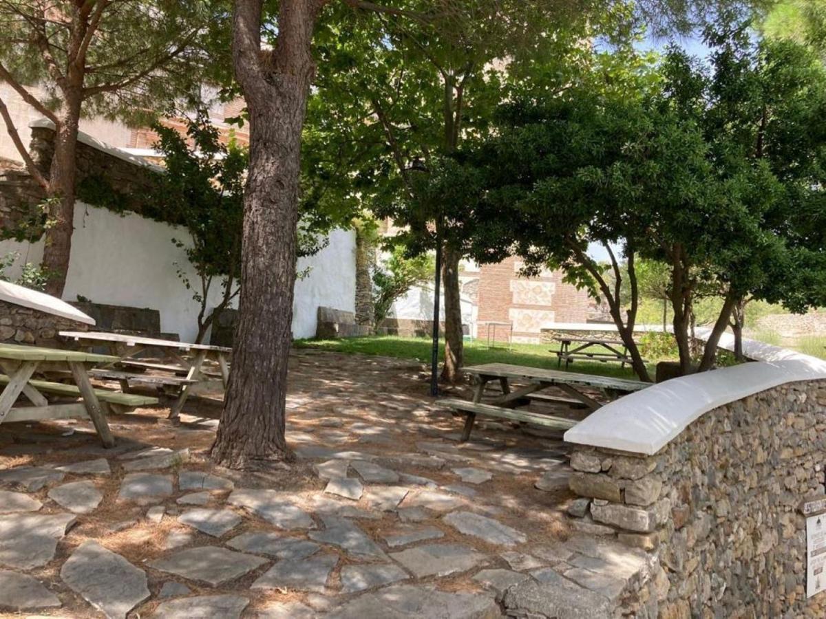 Stylish 3 Bed House 2 Bathrooms, With Patio, Roof Terrace And Communal Pool 5 Minutes Away From The Beautiful Spanish White Village Of Casares Pueblo And Only 20 Mins From The Sea Luaran gambar