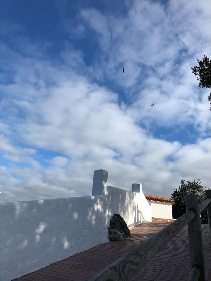 Stylish 3 Bed House 2 Bathrooms, With Patio, Roof Terrace And Communal Pool 5 Minutes Away From The Beautiful Spanish White Village Of Casares Pueblo And Only 20 Mins From The Sea Luaran gambar